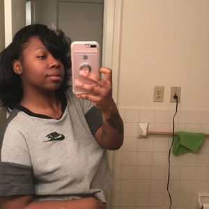 Meet your Posher, Destine